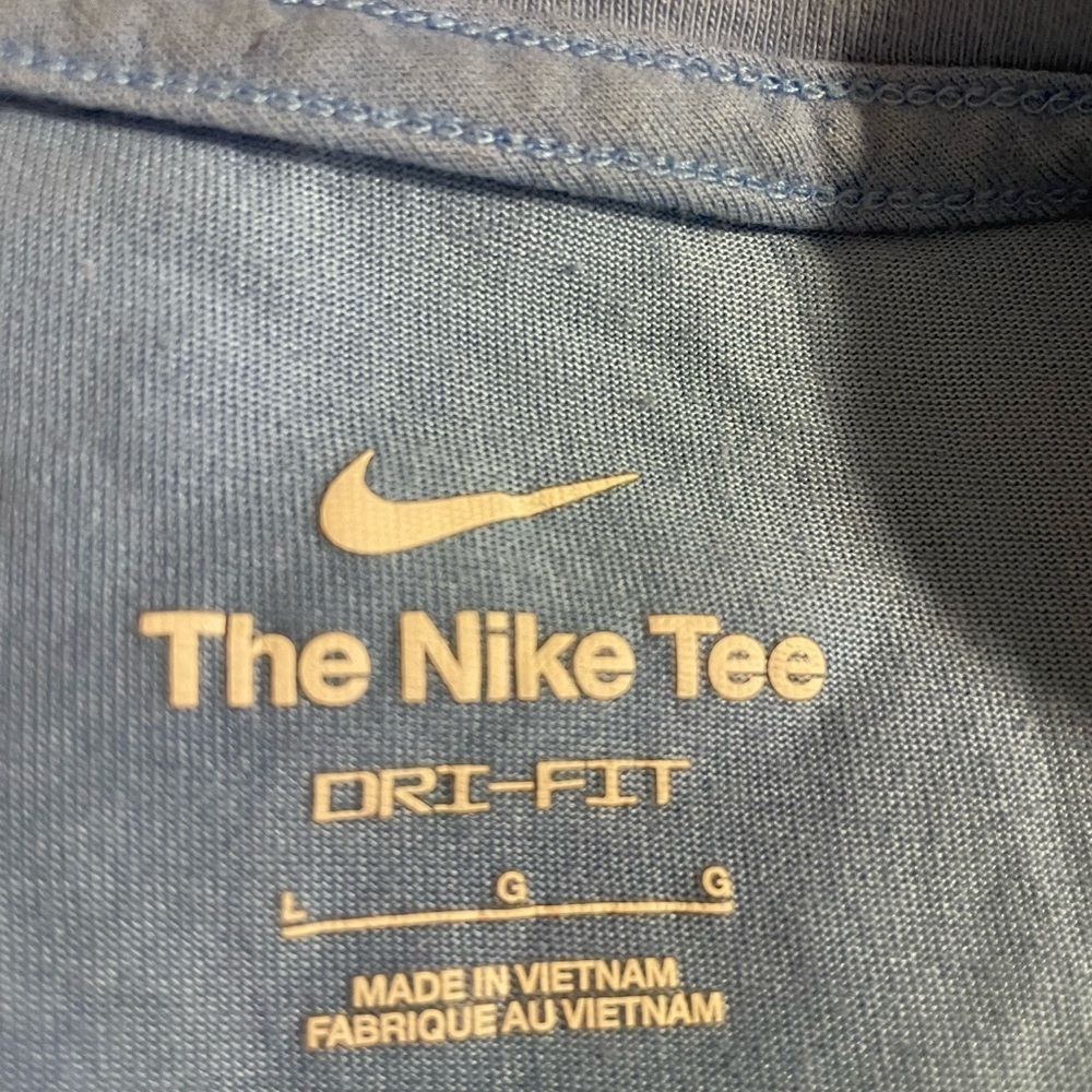 Nike Blue Short Sleeve Tee for Casual Comfort - Picture 4 of 6